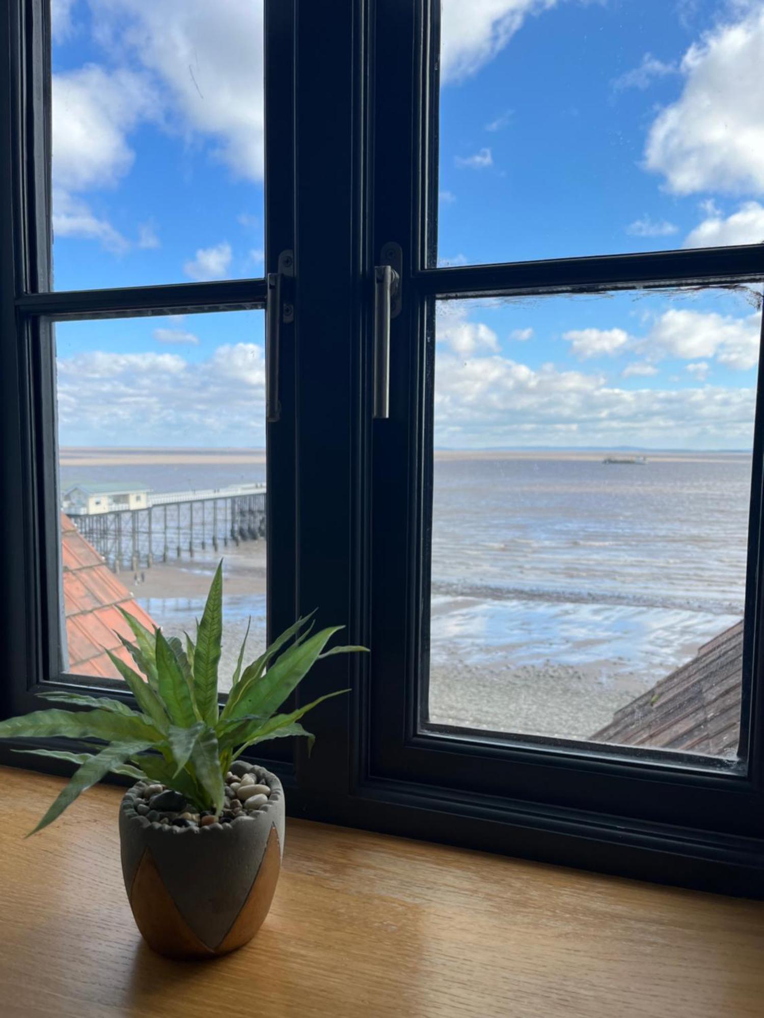 Beachcliff Rooms & Apartments Кардиф Екстериор снимка