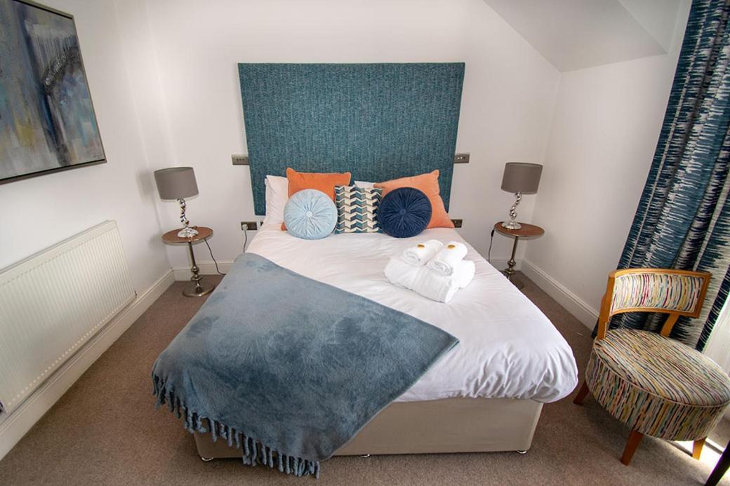 Beachcliff Rooms & Apartments Кардиф Екстериор снимка