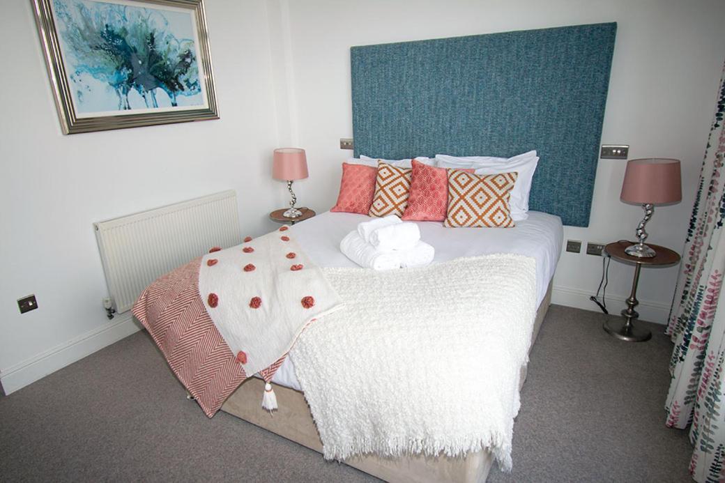 Beachcliff Rooms & Apartments Кардиф Екстериор снимка